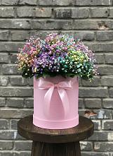 Цветочная композиция из Гипсофила и Розы в шляпной коробке в Витиме