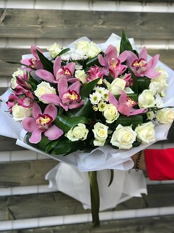 Букет цветов из: Розы и Хризантемы в Витиме