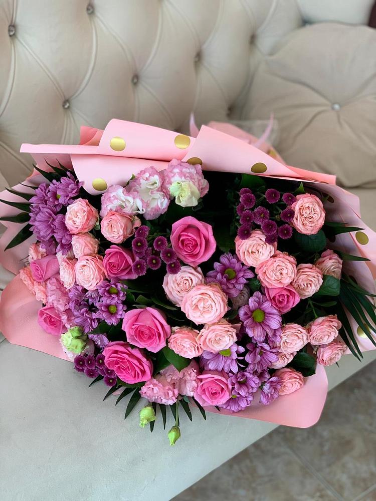 Букет цветов из: Хризантемы, Розы и Лизиантусы в Витиме