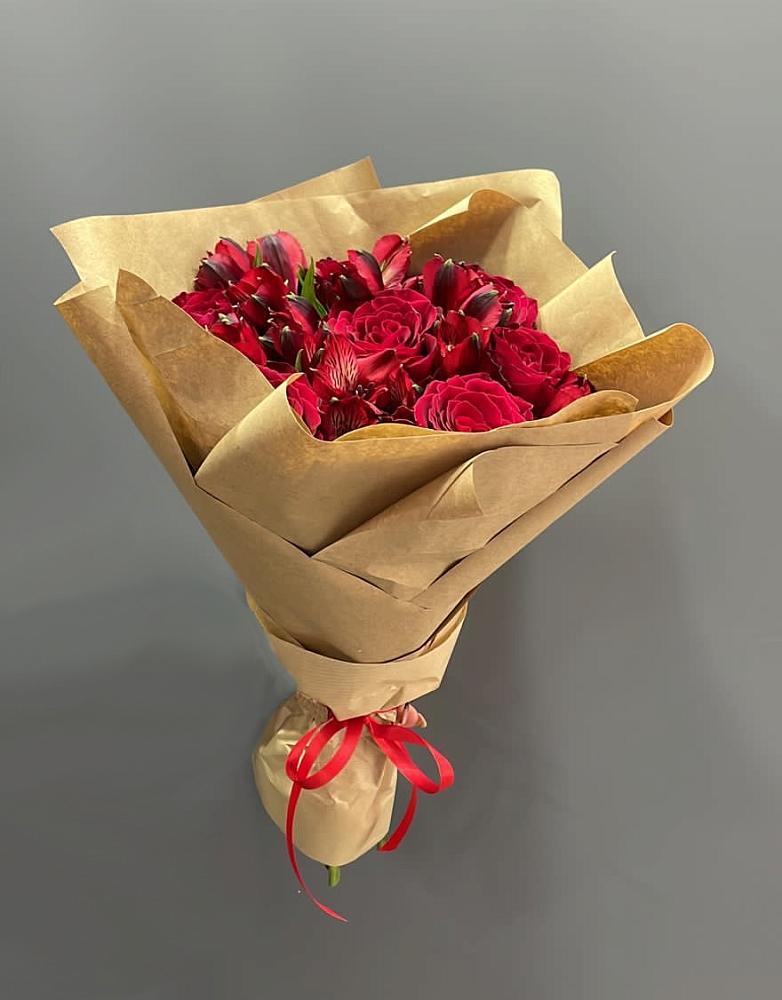 Букет цветов из: Альстромерии и Розы в Витиме