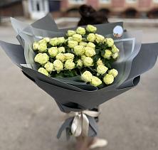 Букет Белые кустовые розы Солинеро в Витиме