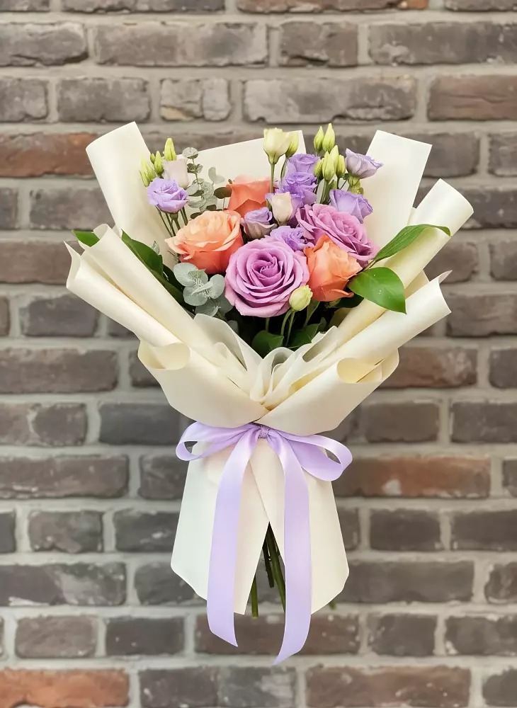 Букет цветов из: Лизиантусы и Розы в Витиме