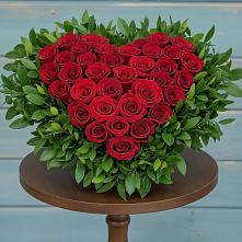 Цветочная композиция из Розы в виде сердца в Витиме