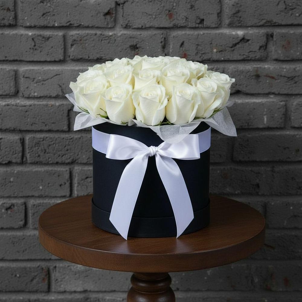 Цветочная композиция из Розы в шляпной коробке в Витиме